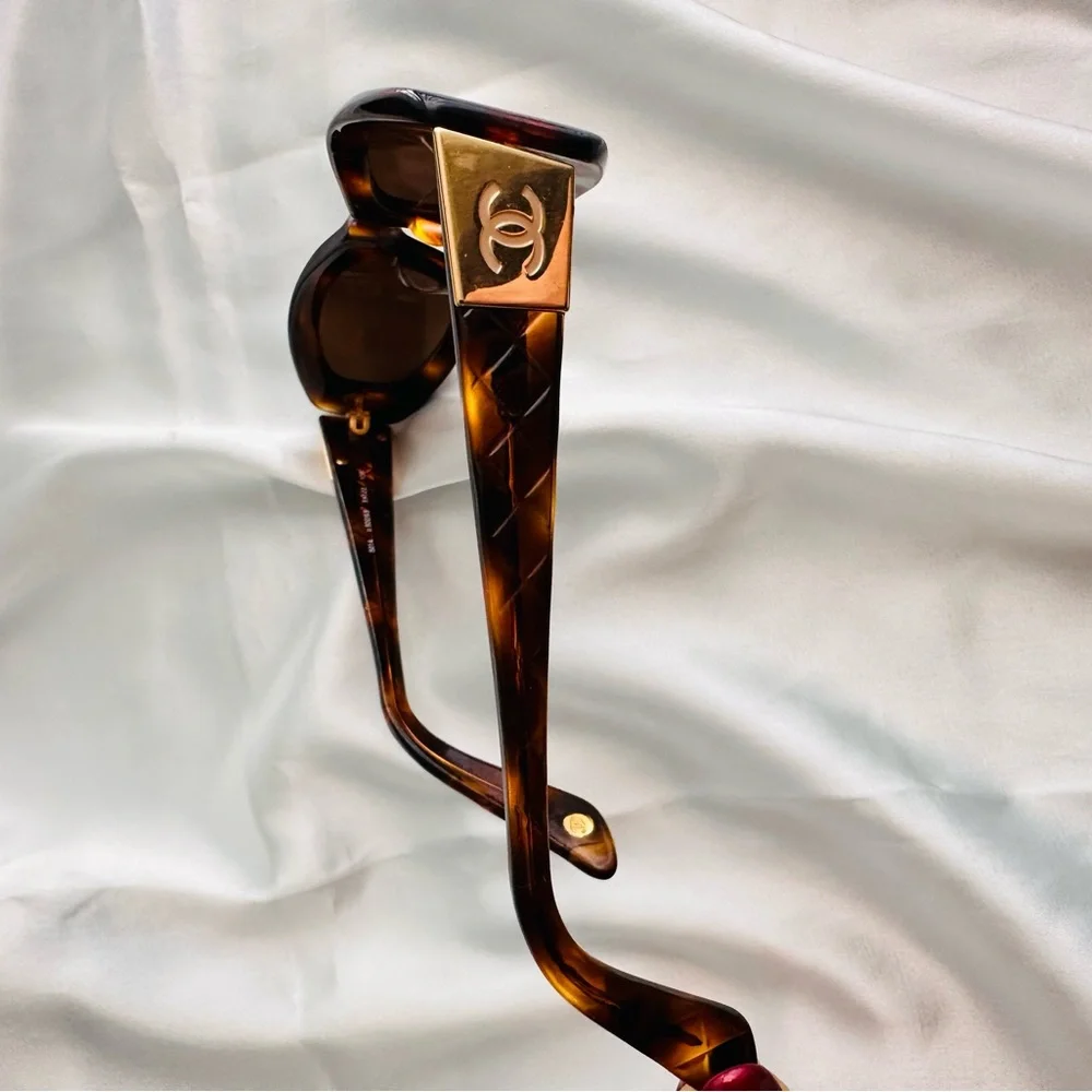 CHANEL sunglasses rich